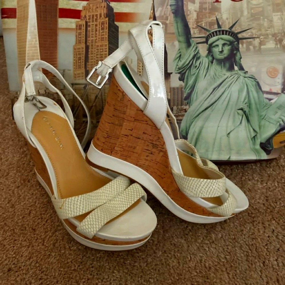 High heeled sandles